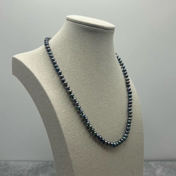 NWOT Natural Pearl Chromatic Blue Purple 18 inches Pearl Necklace Women’s Jewelr - Picture 2 of 9